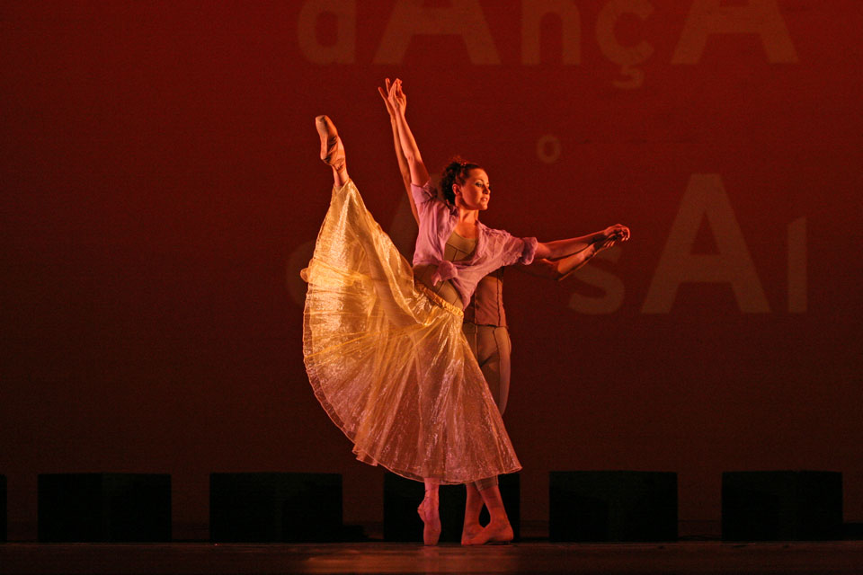 Vem Dançar - Dany Bittencourt - Cisne Negro Cia de Dança